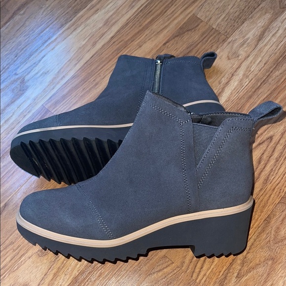 Toms Gray Ankle Boots - Picture 1 of 3